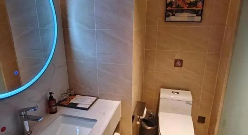 Vienna Hotel Guangzhou Huadu Financial Center Sunac Amusement Park