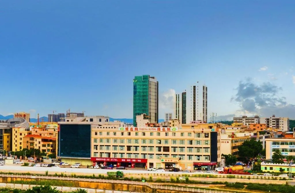 Vienna Hotel Guangzhou Huadu Financial Center Sunac Amusement Park