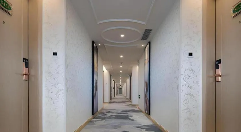 Vienna Hotel Guangzhou Huadu Financial Center Sunac Amusement Park