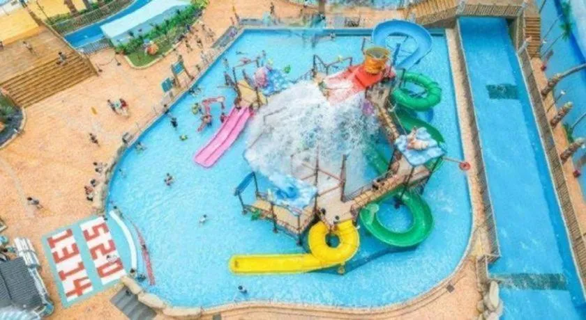 Vienna Hotel Guangzhou Huadu Financial Center Sunac Amusement Park