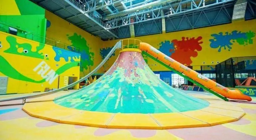 Vienna Hotel Guangzhou Huadu Financial Center Sunac Amusement Park