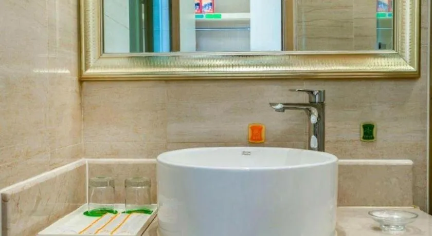 Vienna Hotel Guangzhou Huadu Financial Center Sunac Amusement Park