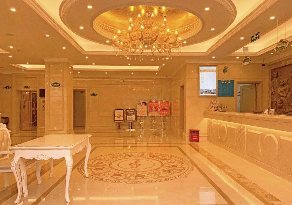Vienna Hotel Guangzhou Huadu Financial Center Sunac Amusement Park
