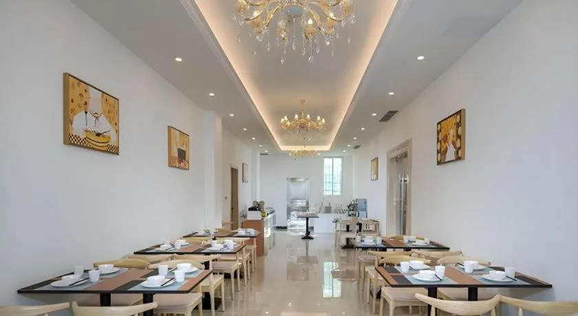 Vienna Hotel Guangzhou Huadu Financial Center Sunac Amusement Park