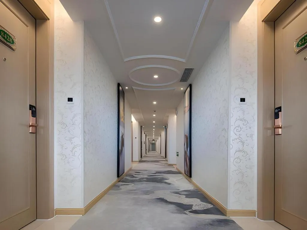 Vienna Hotel Guangzhou Huadu Financial Center Sunac Amusement Park