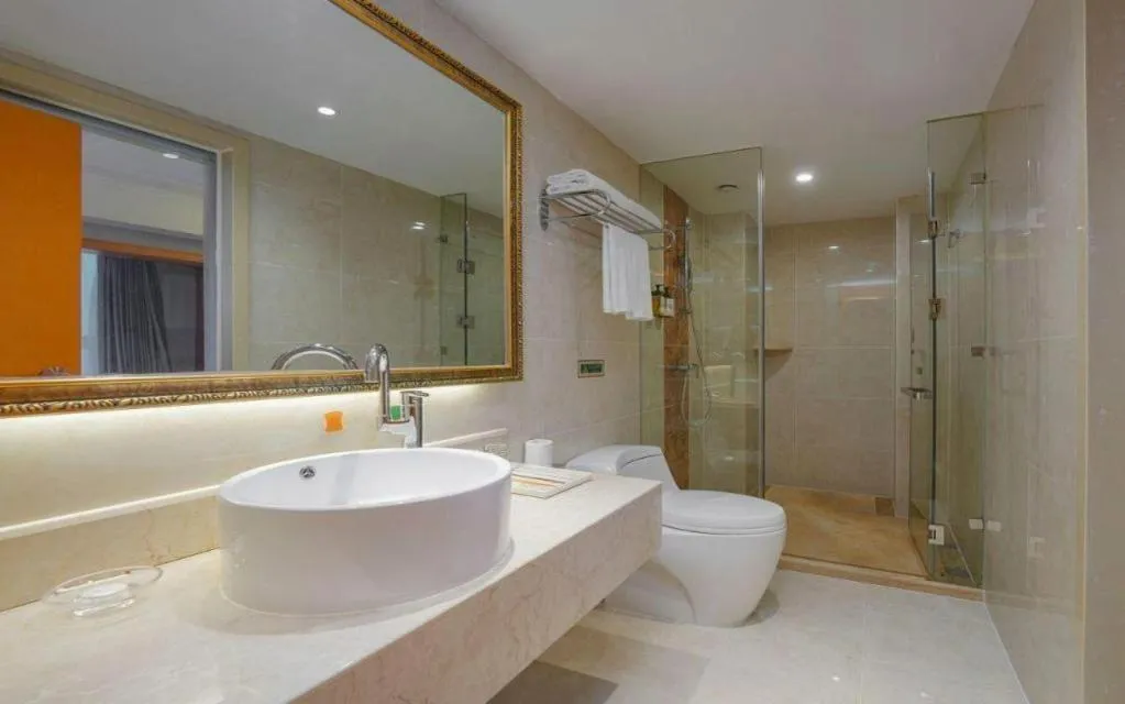 Vienna Hotel Guiyang North Station Dream City