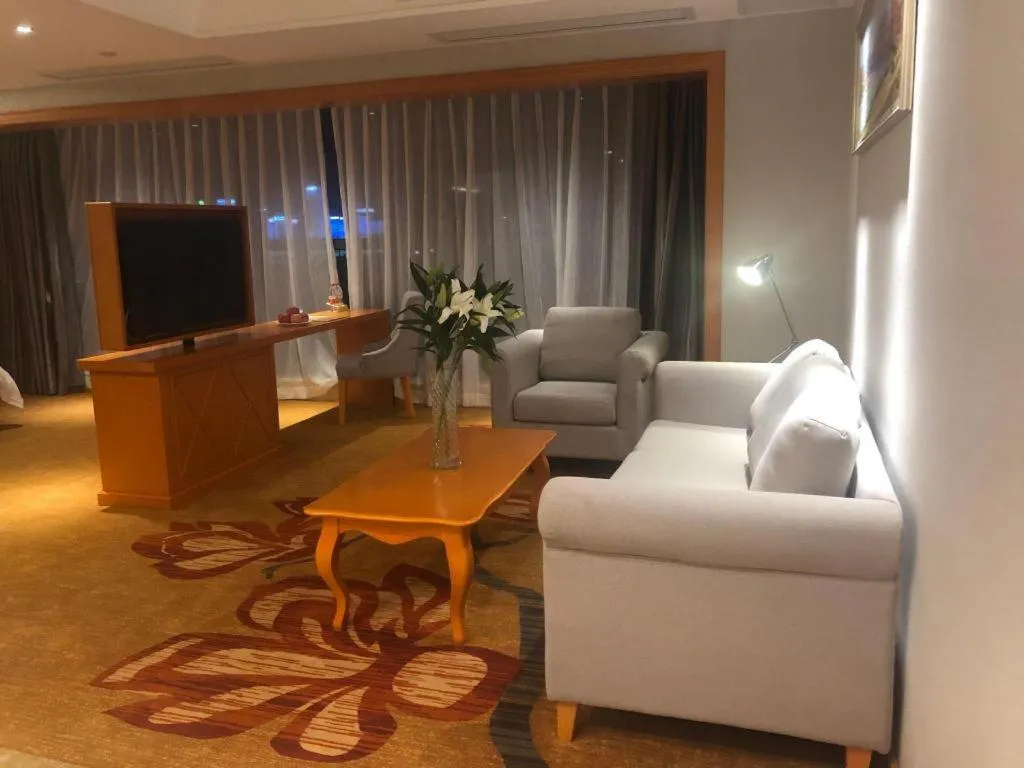 Vienna Hotel Guiyang North Station Dream City