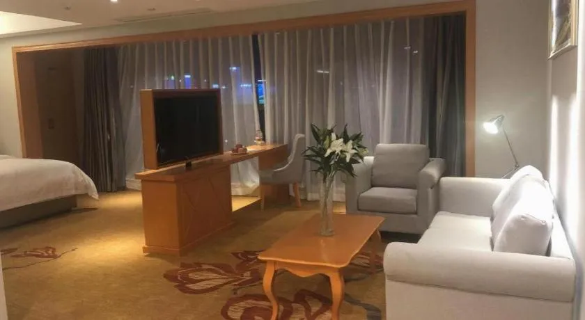 Vienna Hotel Guiyang North Station Dream City