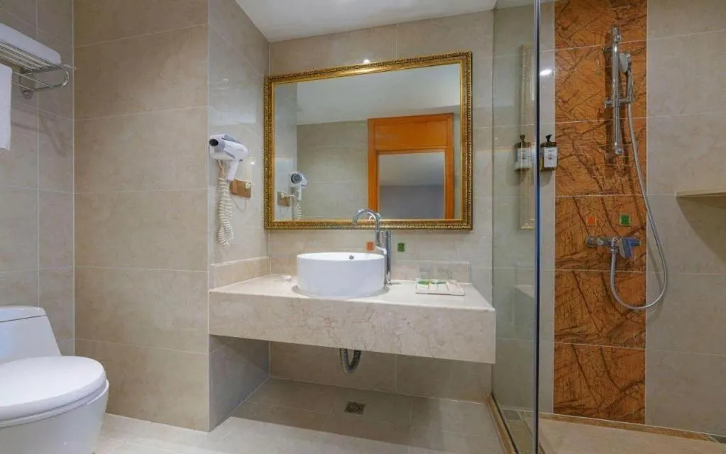 Vienna Hotel Guiyang North Station Dream City