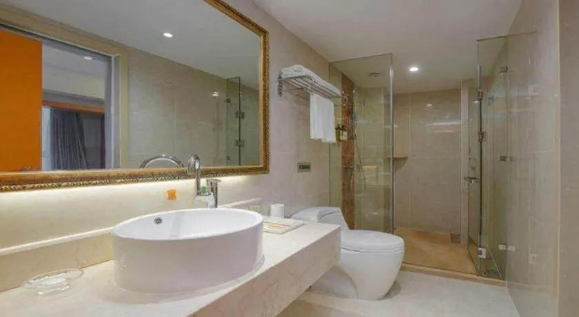 Vienna Hotel Guiyang North Station Dream City