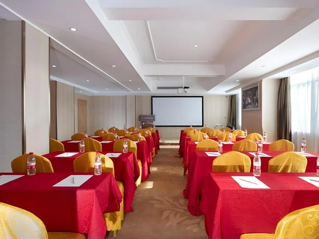 Vienna Hotel Anhui Huainan Shou County South Gate of Ancient Town Jinrun Central City