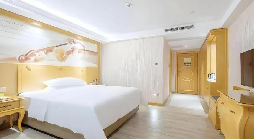 Bed in Vienna Hotel Guangdong Zhongshan Caihong Avenue