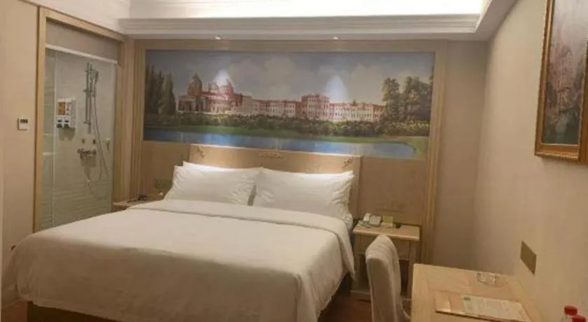 Bed in Vienna Hotel Shenzhen Window of the World Qiaochengdong Metro Station