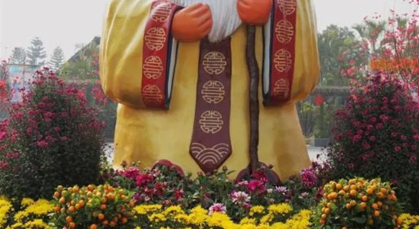 Vienna Hotel Shenzhen Window of the World Qiaochengdong Metro Station