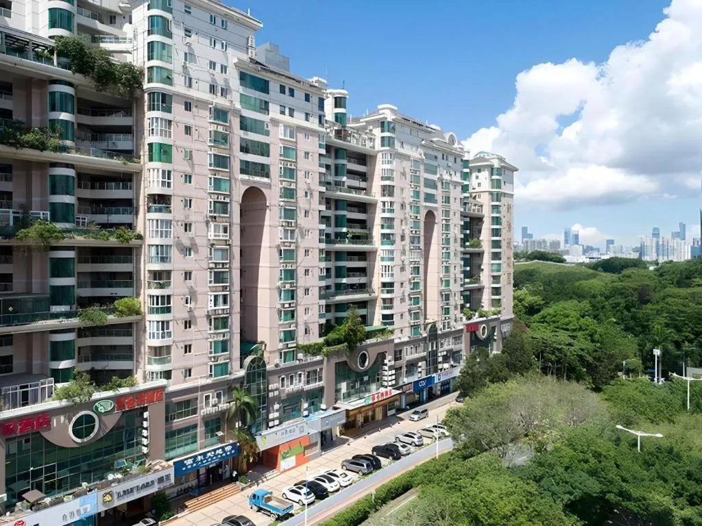 Vienna Hotel Shenzhen Window of the World Qiaochengdong Metro Station