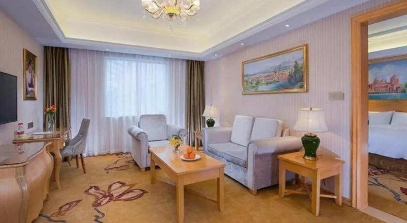 Vienna Hotel Guangdong Meizhou Fengshun