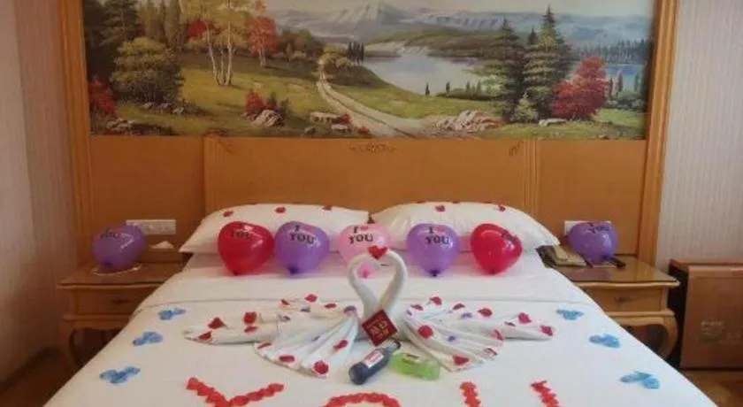 Bed in Vienna Hotel Guangdong Huiyang Qiuchang Yingbin Road