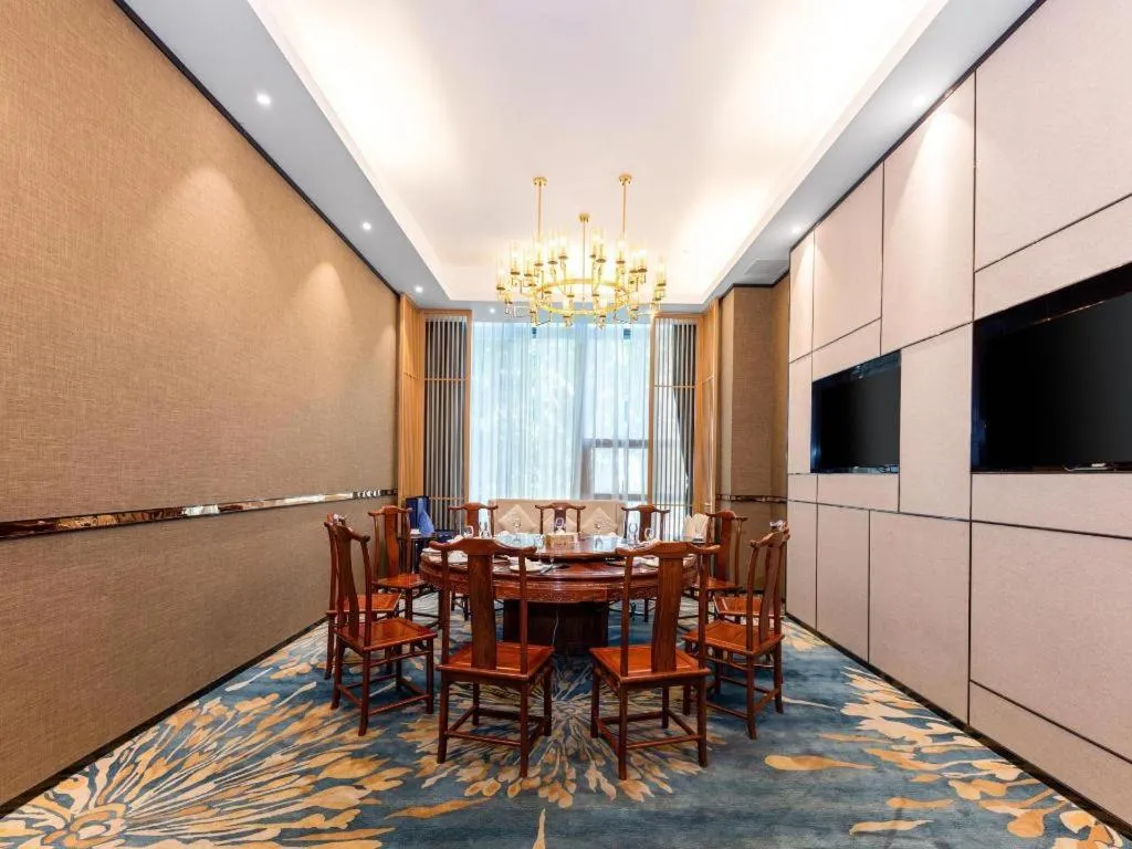 Venus Royal Hotel Nanning East High-Speed Railway Station