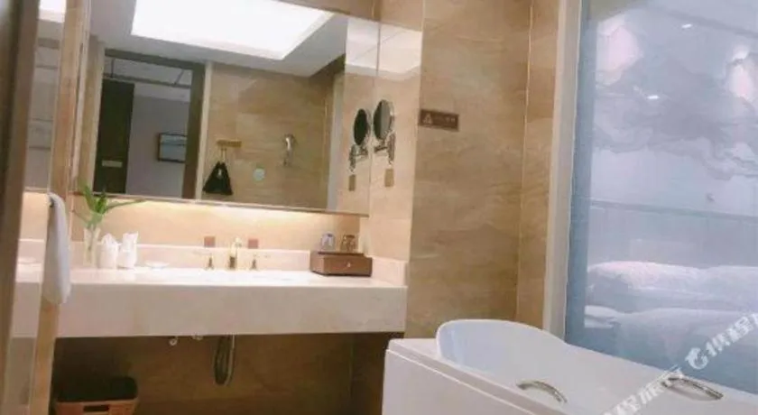 Venus Royal Hotel Nanning East High-Speed Railway Station