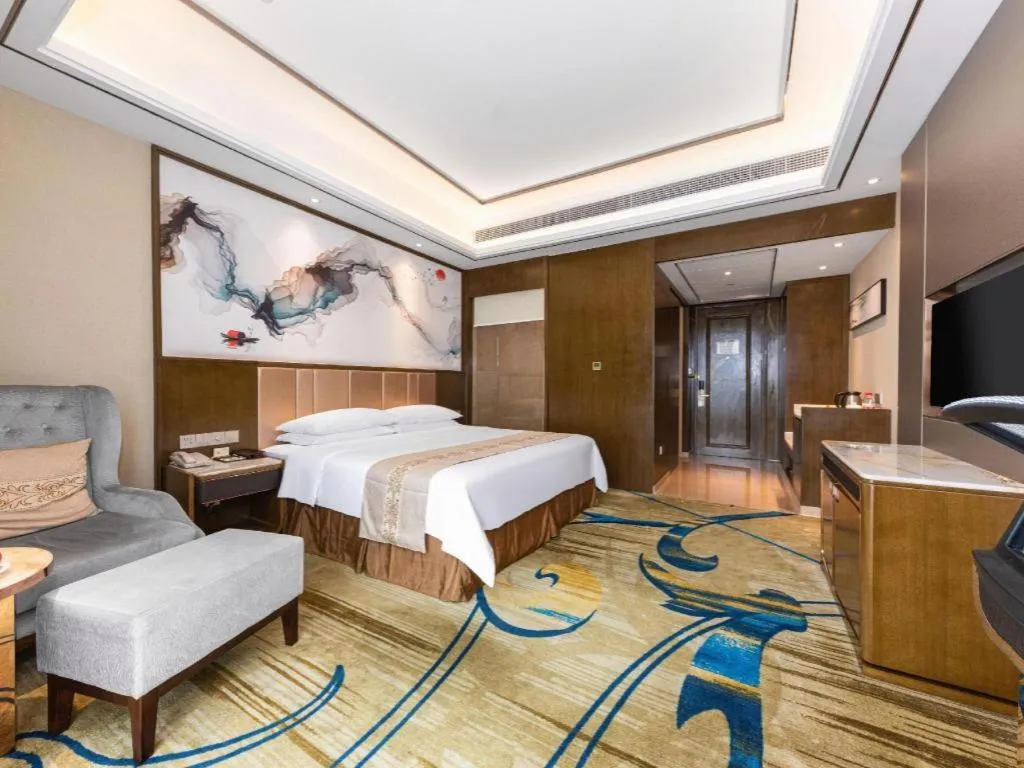 Bed in Venus Royal Hotel Nanning East High-Speed Railway Station