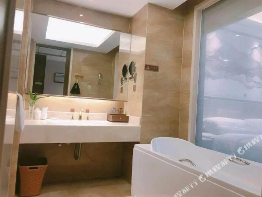 Venus Royal Hotel Nanning East High-Speed Railway Station