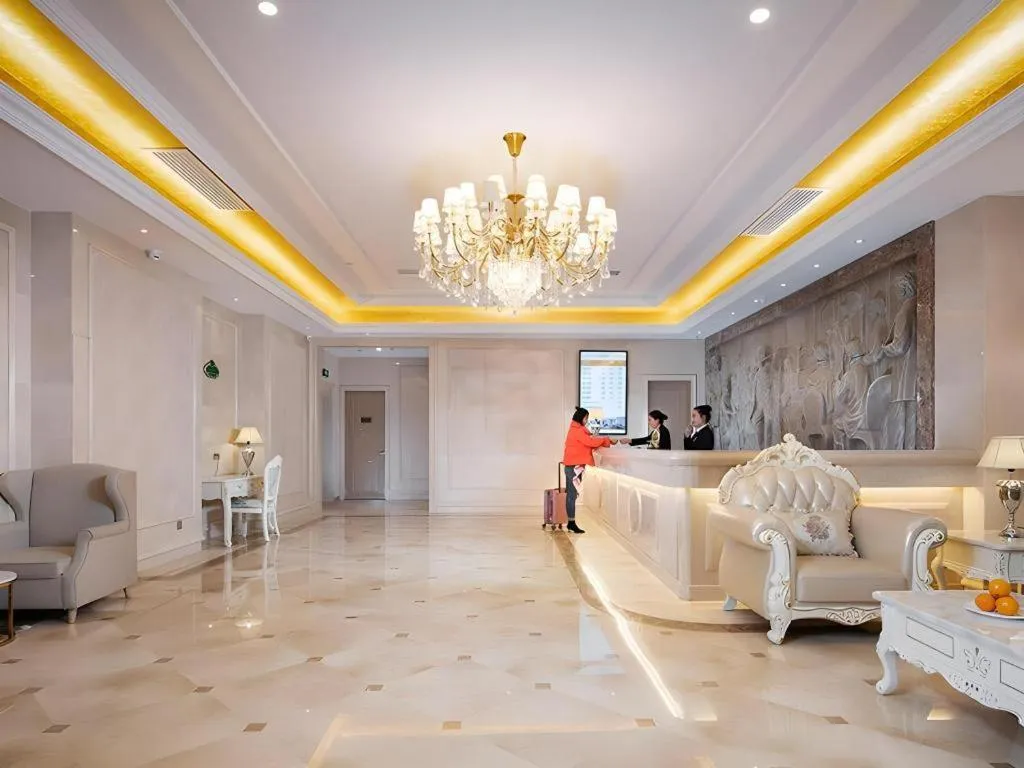 Vienna Hotel Shaanxi Weinan Shengli Street Railway Station