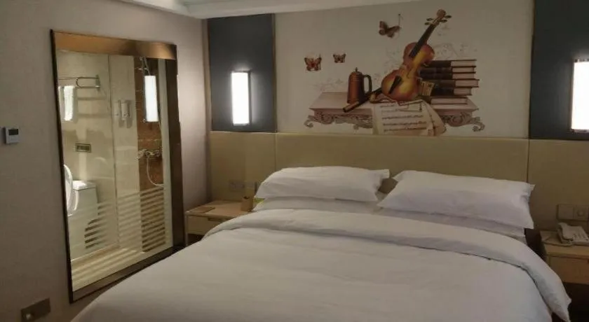 Bed in Vienna Hotel Yunnan Lijiang Ancient City