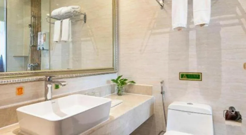 Vienna Hotel Guangdong Zhongshan Ancient Town Lighting Expo Center