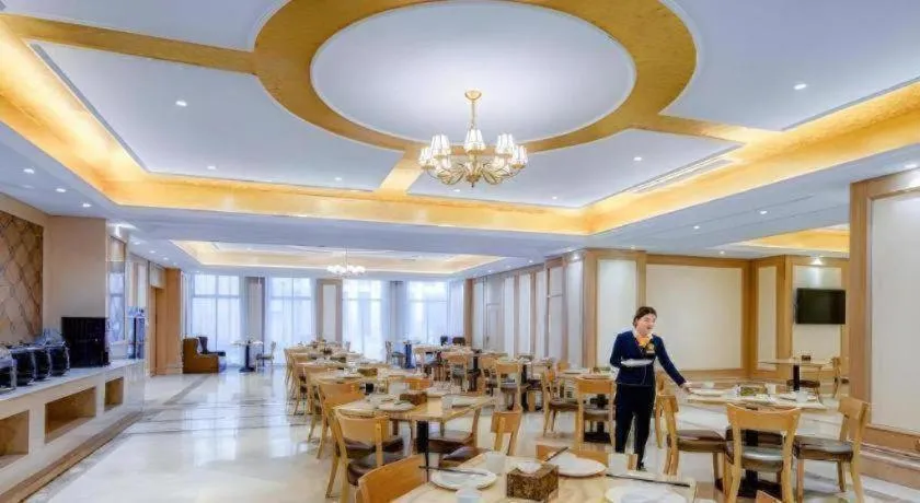 Vienna Hotel Anhui Fuyang Funan Bailing Apartment