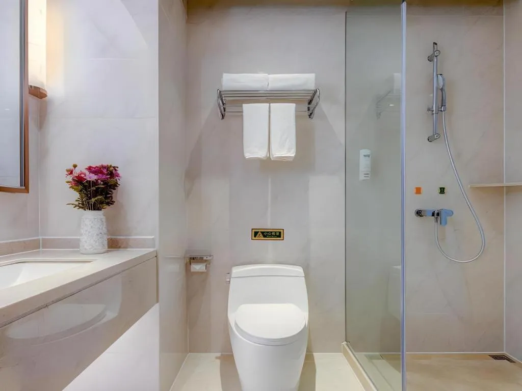 Vienna Hotel Anhui Fuyang Funan Bailing Apartment