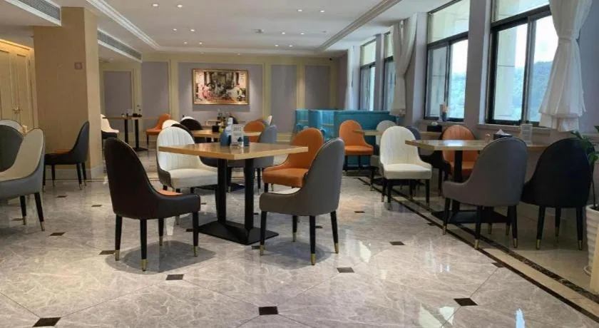 Vienna Hotel Guangxi Baise Xilin County Juting Cultural Arts Center