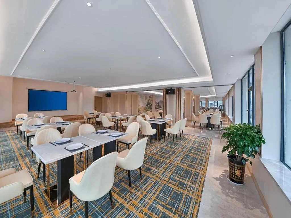 Vienna Hotel Jiangxi Ganzhou Ningdu Bus Station