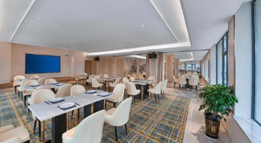 Vienna Hotel Jiangxi Ganzhou Ningdu Bus Station