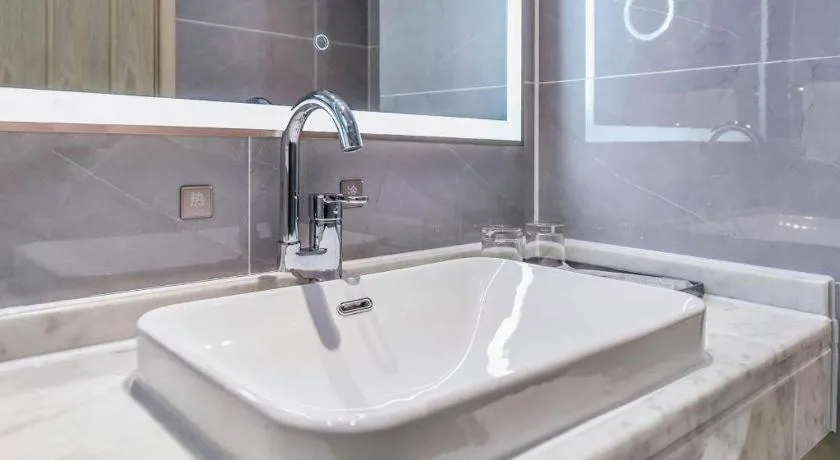 Vienna Hotel Sichuan Hejiang Yangtze River Bridge