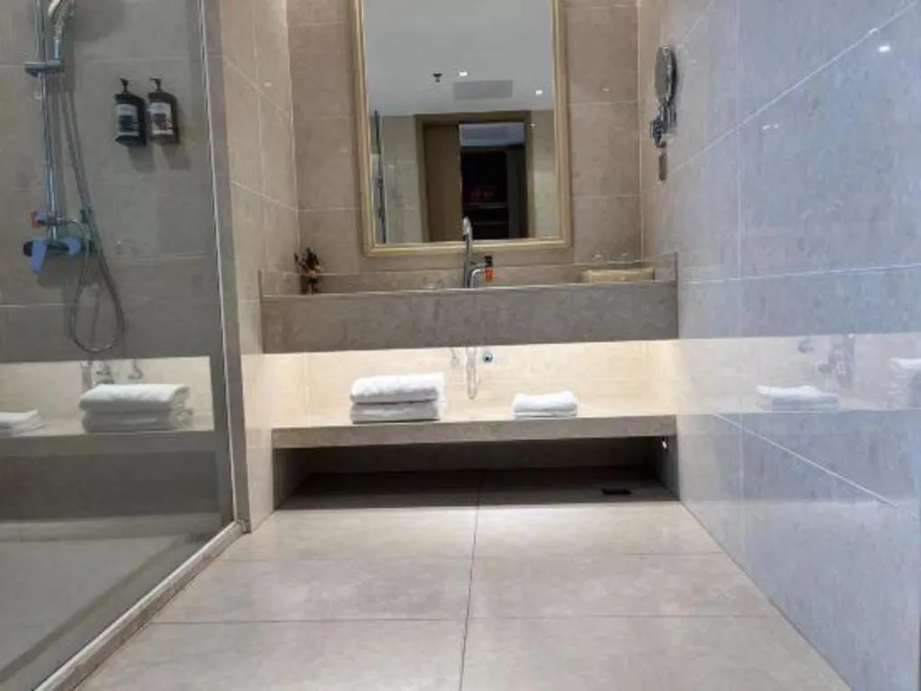 Vienna Hotel Xinfeng West High-Speed Railway Station