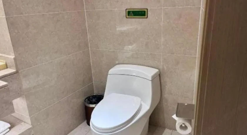 Vienna Hotel Xinfeng West High-Speed Railway Station