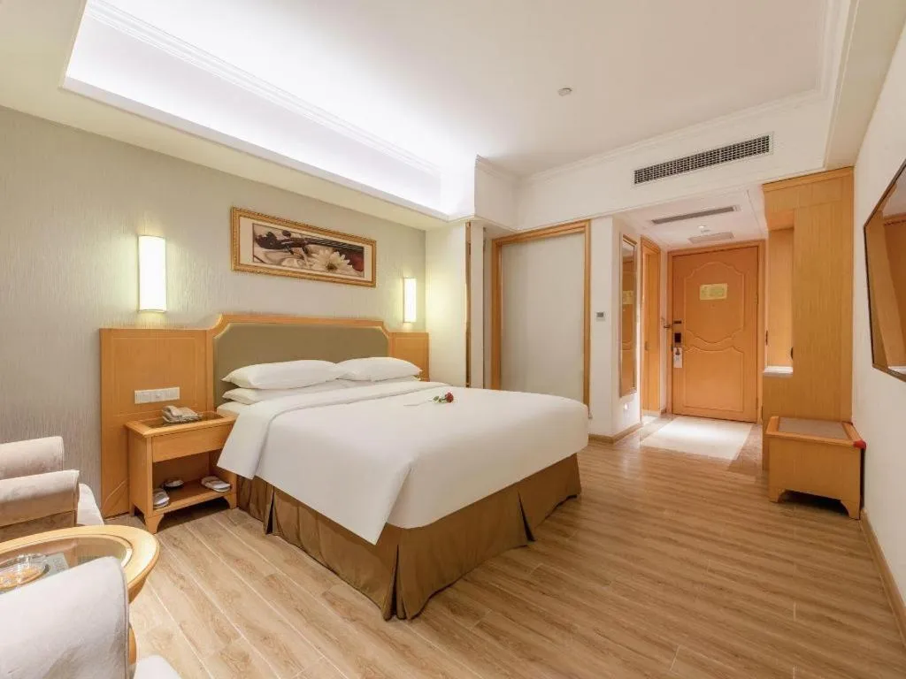 Bed in Vienna Hotel Guangdong Foshan Wenhua North Road