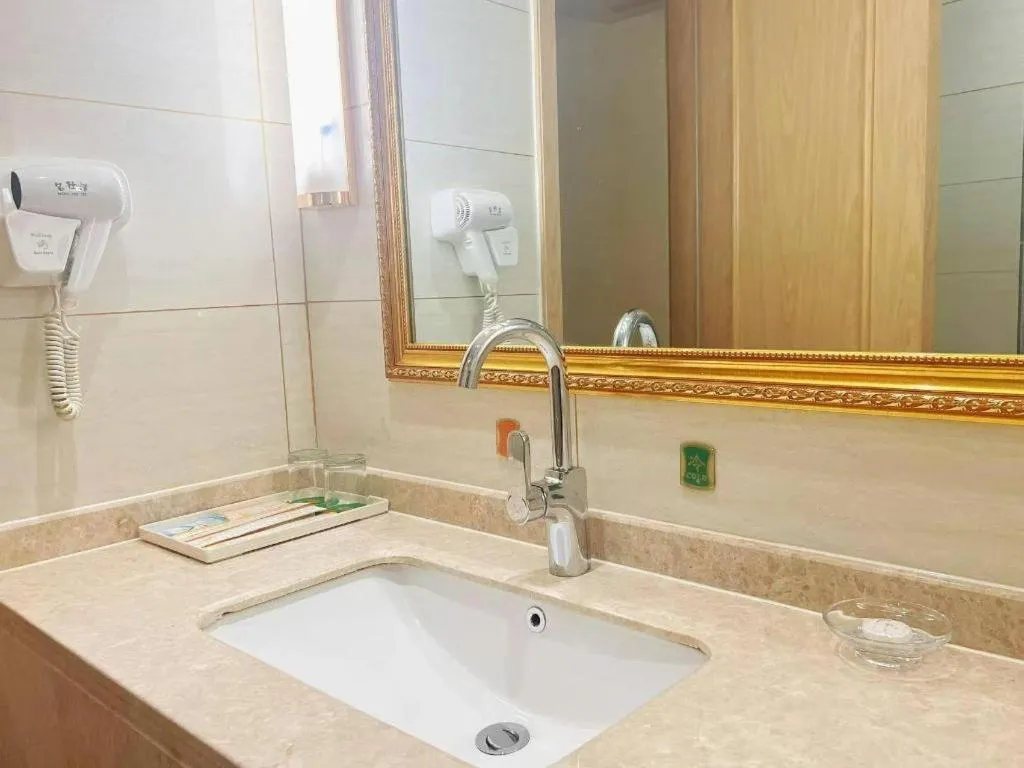 Vienna Hotel Zhengzhou Fengchan Road Fortune Plaza