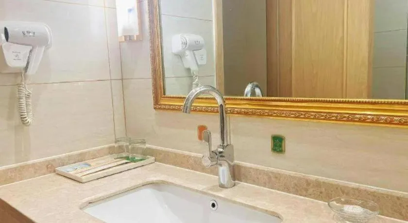 Vienna Hotel Zhengzhou Fengchan Road Fortune Plaza