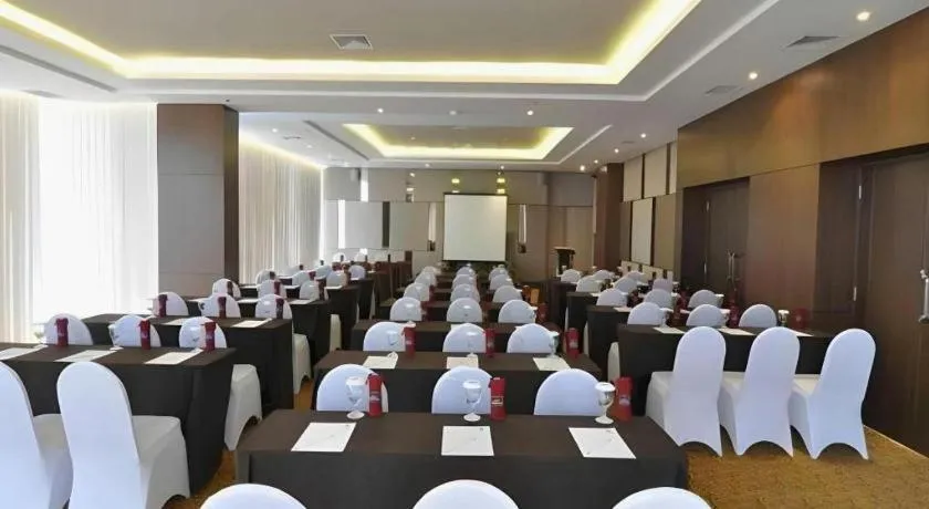 Horison Ultima Semarang