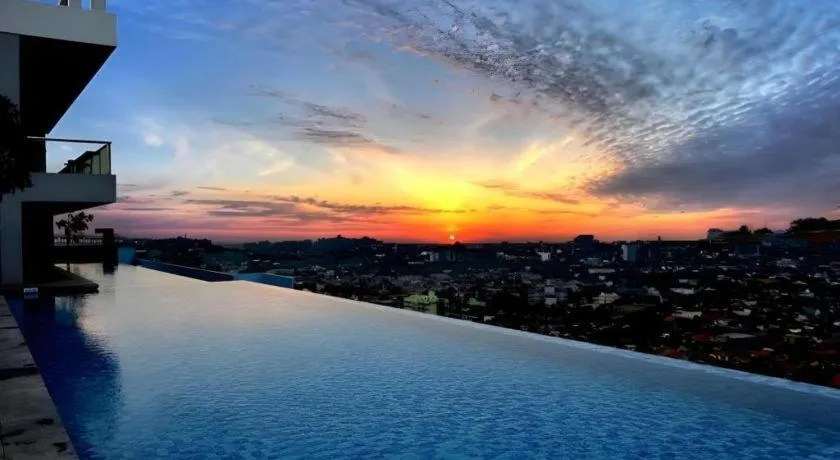 Horison Ultima Semarang