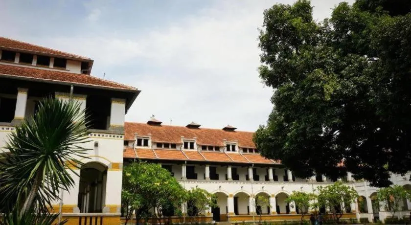 Horison Ultima Semarang