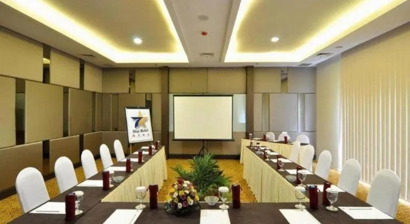 Horison Ultima Semarang