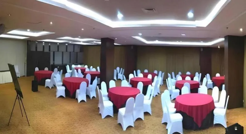 Horison Ultima Semarang