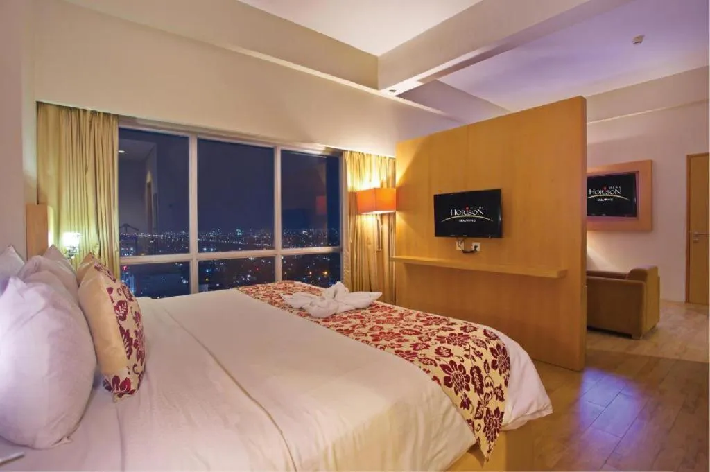 Bed in Horison Ultima Semarang
