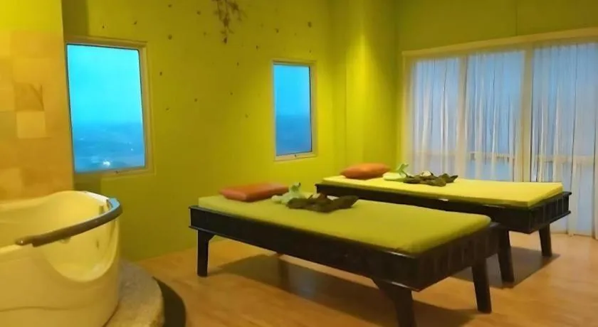 Horison Ultima Semarang