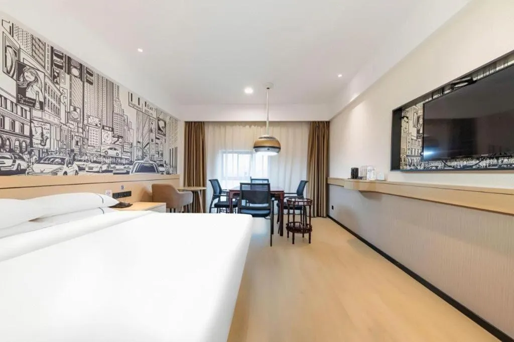 Bed in City Comfort Inn Jingzhou Fantawild Shashi Middle School