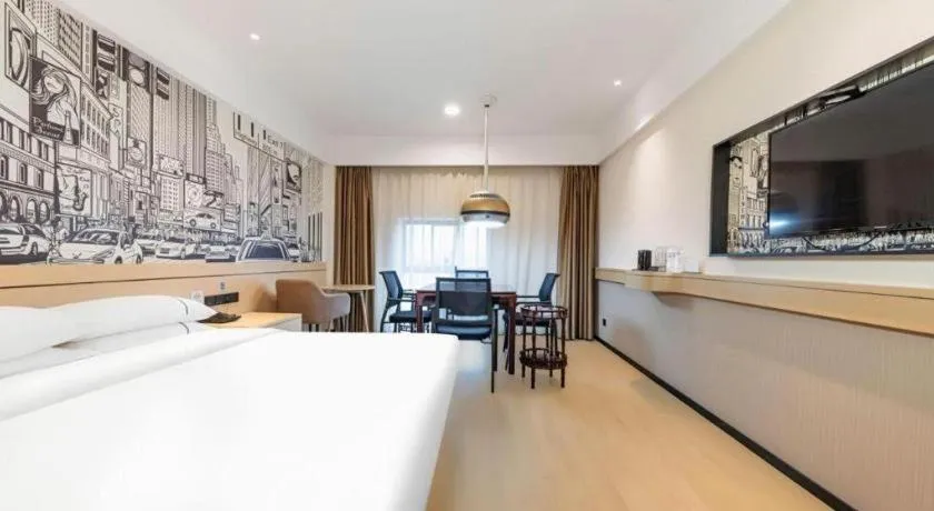 Bed in City Comfort Inn Jingzhou Fantawild Shashi Middle School