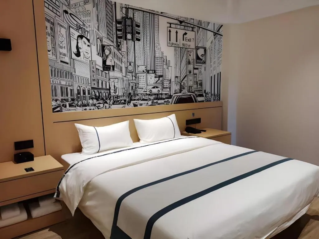 Bed in City Comfort Inn Jingzhou Fantawild Shashi Middle School