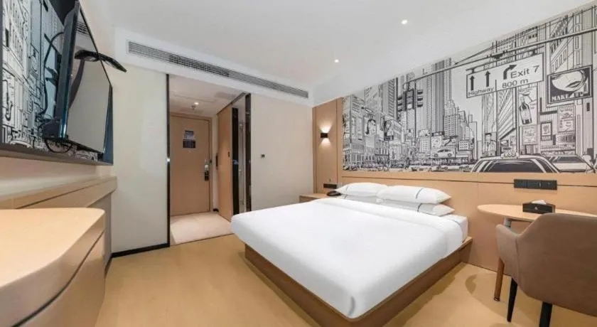 Bed in City Comfort Inn Jingzhou Fantawild Shashi Middle School